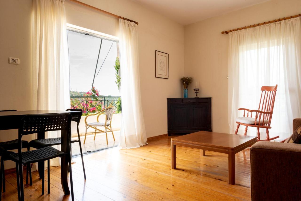 Janakis Apartments Himare Exterior photo